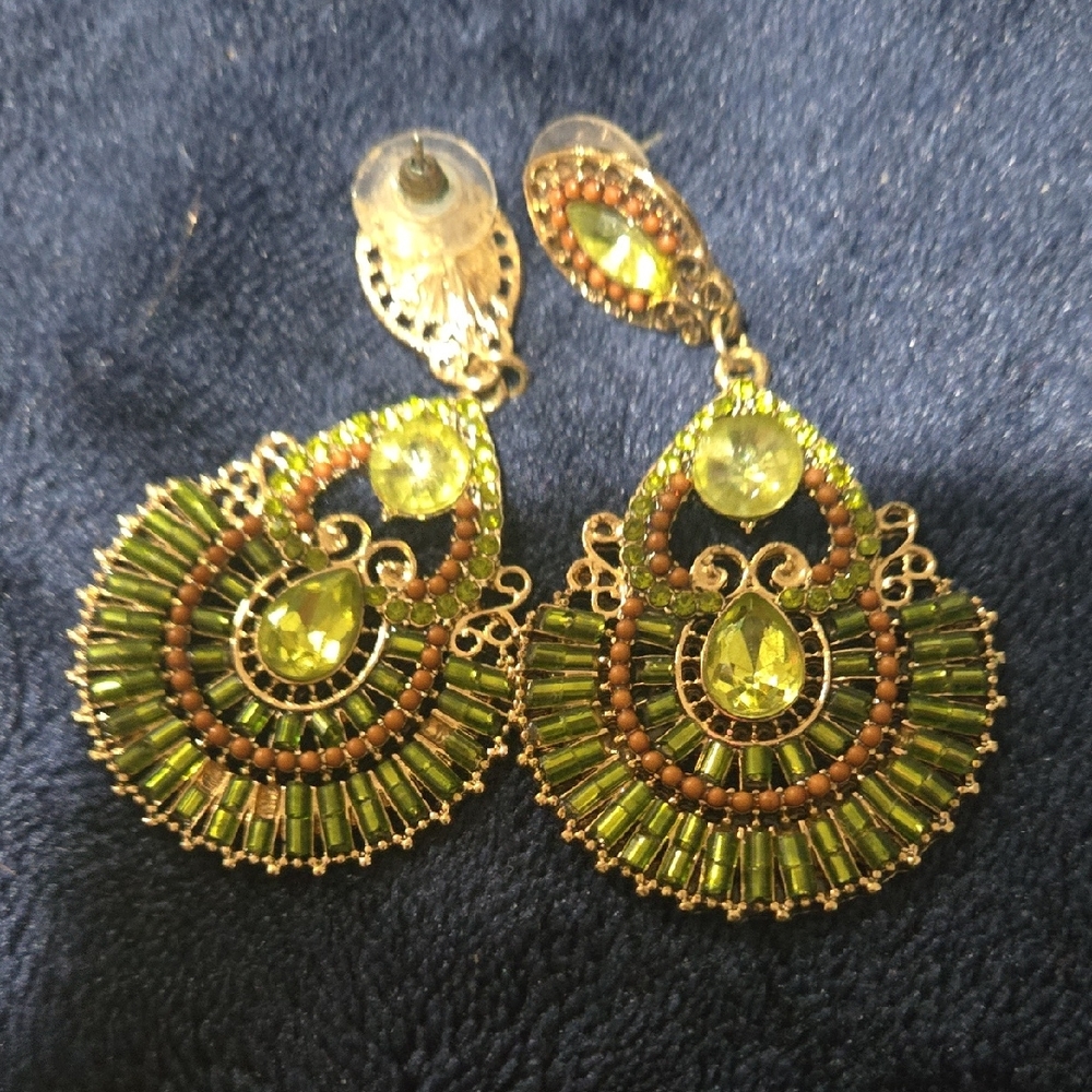 Elegant Green and Gold Teardrop Earrings